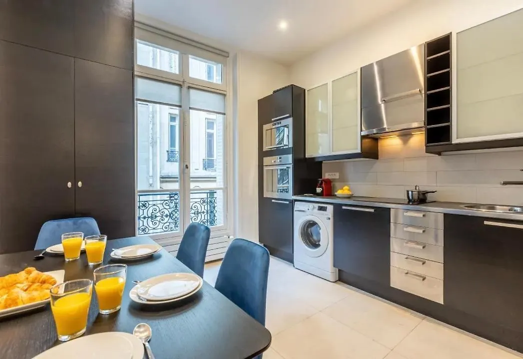Luxurious Flat 180 M2 Champs-Elysees Apartment Paris