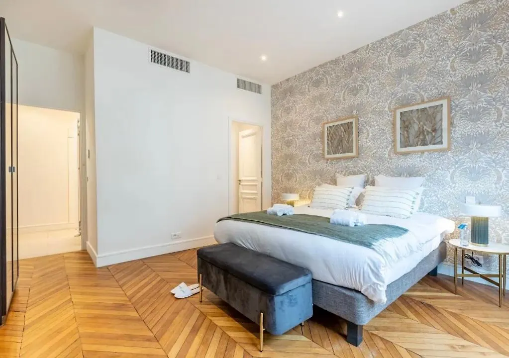 Luxurious Flat 180 M2 Champs-Elysees Apartment Paris