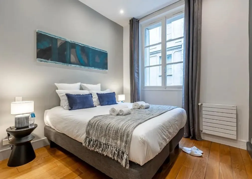 Luxurious Flat 180 M2 Champs-Elysees Apartment Paris France